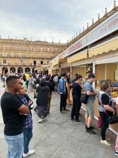 Gran afluencia de público en el primer fin de semana de la Feria Municipal del Libro de Salamanca